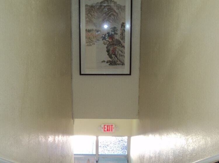 Traveler S Bed & Breakfast Hostel