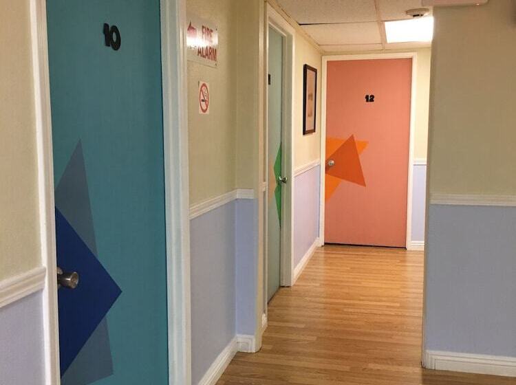 Traveler S Bed & Breakfast Hostel