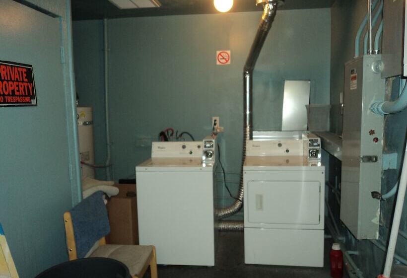 Traveler S Bed & Breakfast Hostel