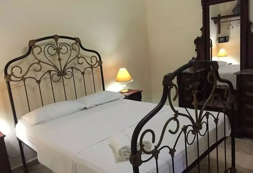 ペンション Hostal El Aljibe