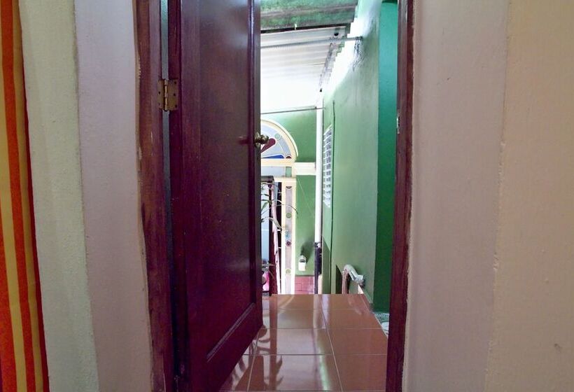 پانسیون Residencia Varela