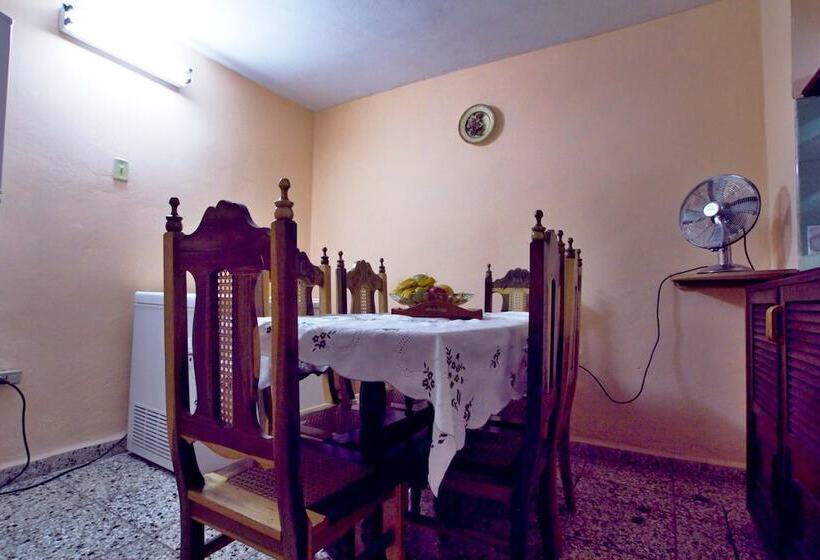 پانسیون Residencia Varela