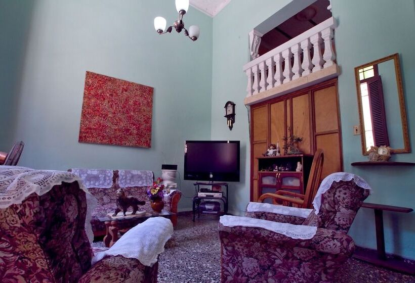 پانسیون Residencia Varela