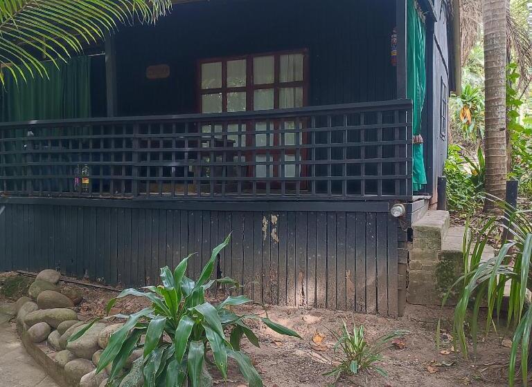 فندق صغير 71 Umvoti Backpackers