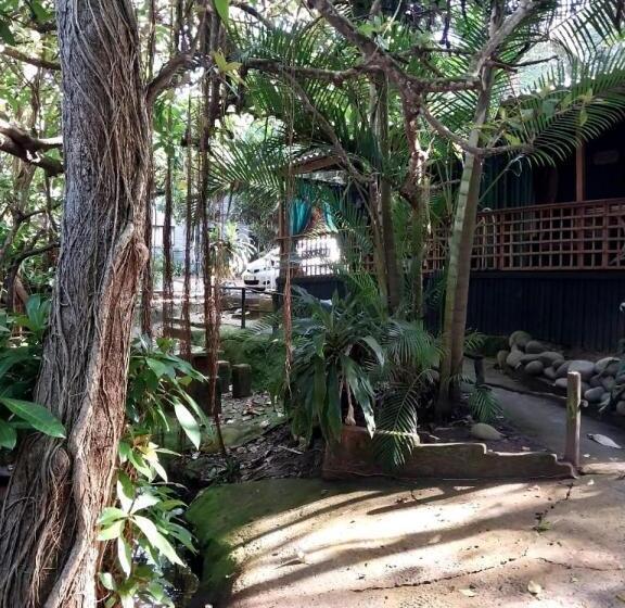 فندق صغير 71 Umvoti Backpackers