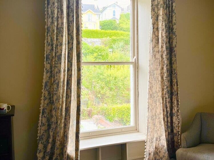 ベッドアンドブレックファースト Lynwood House