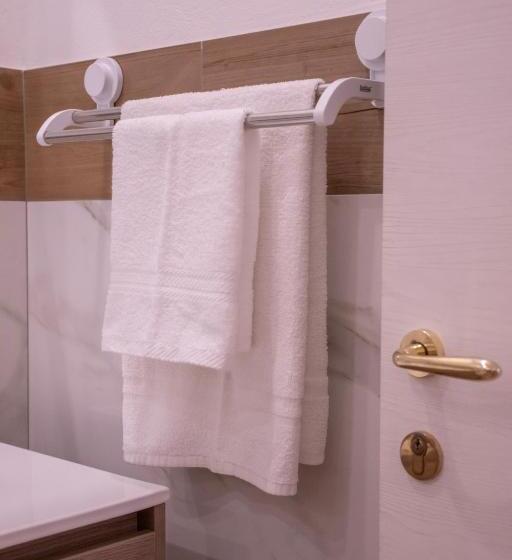 تختخواب و صبحانه Modern House Le Castella