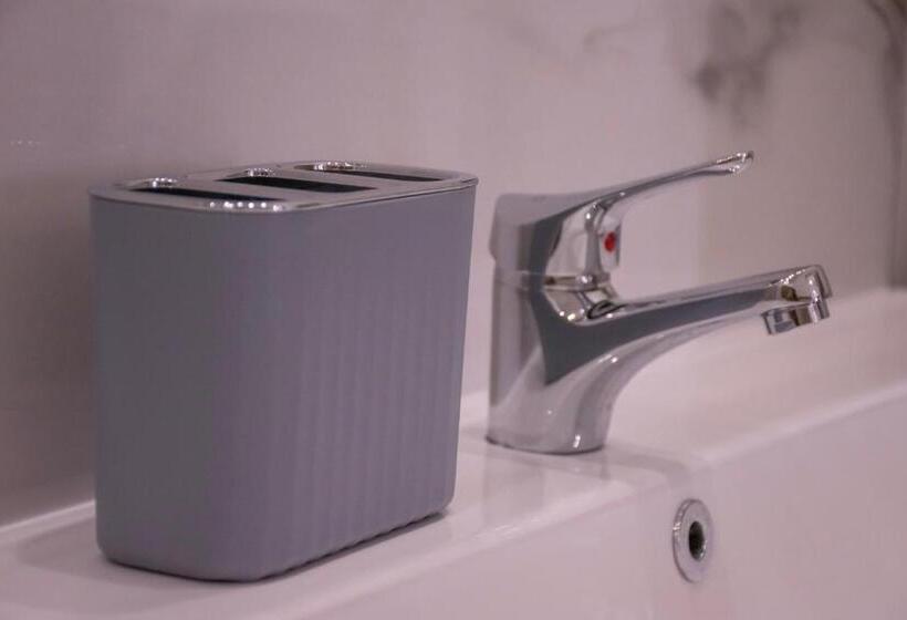 تختخواب و صبحانه Modern House Le Castella