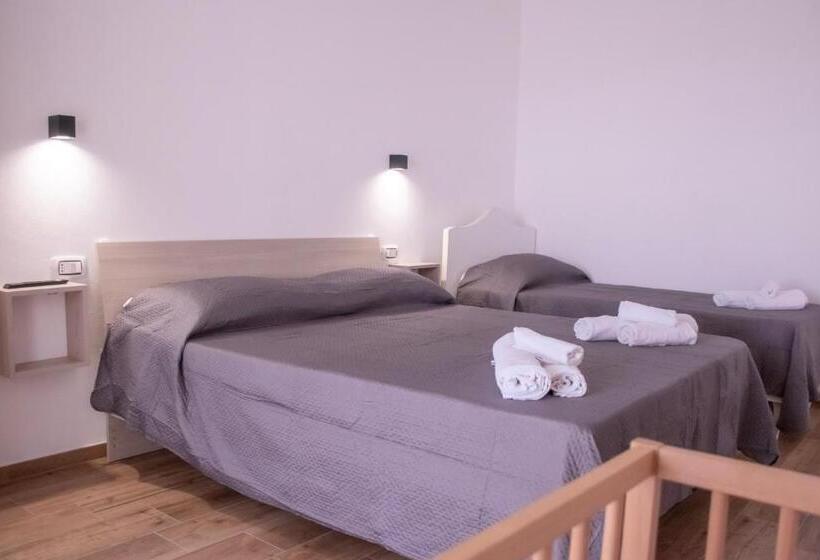 تختخواب و صبحانه Modern House Le Castella