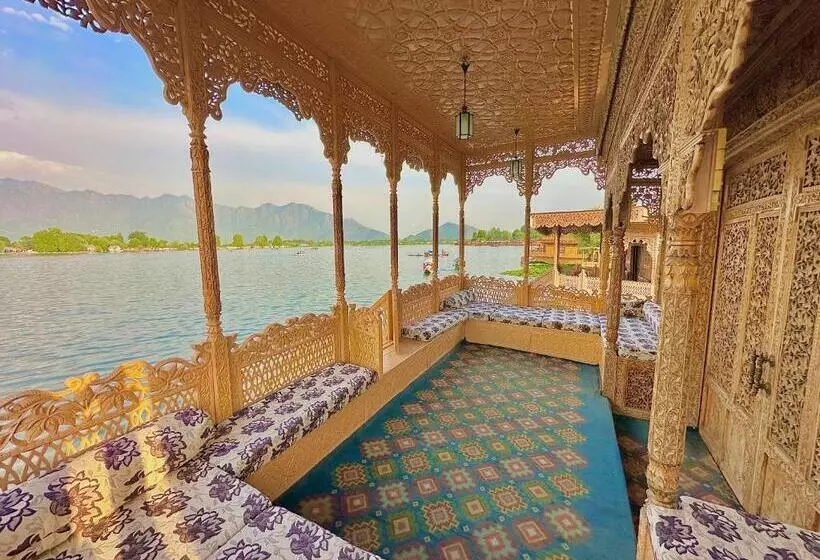 Aamiaismajoitus (B&B) Weather Houseboats