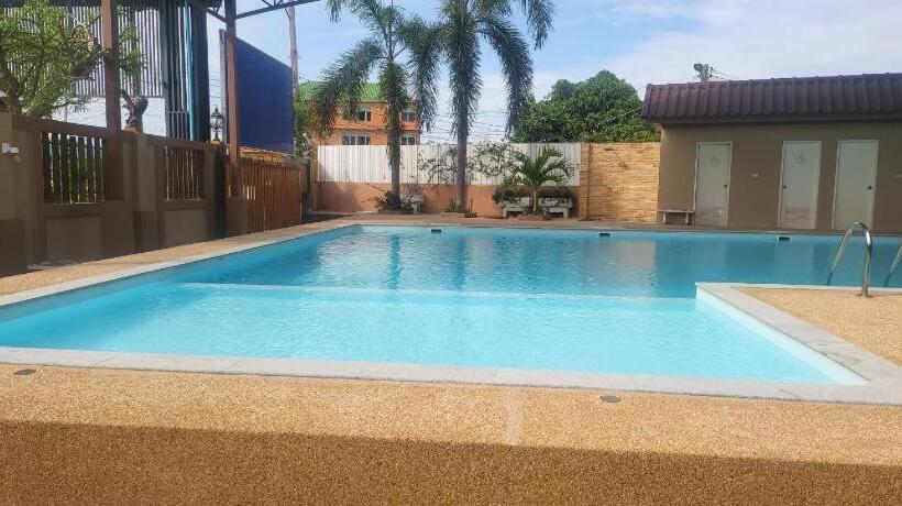 Ekaluk Place And Resort