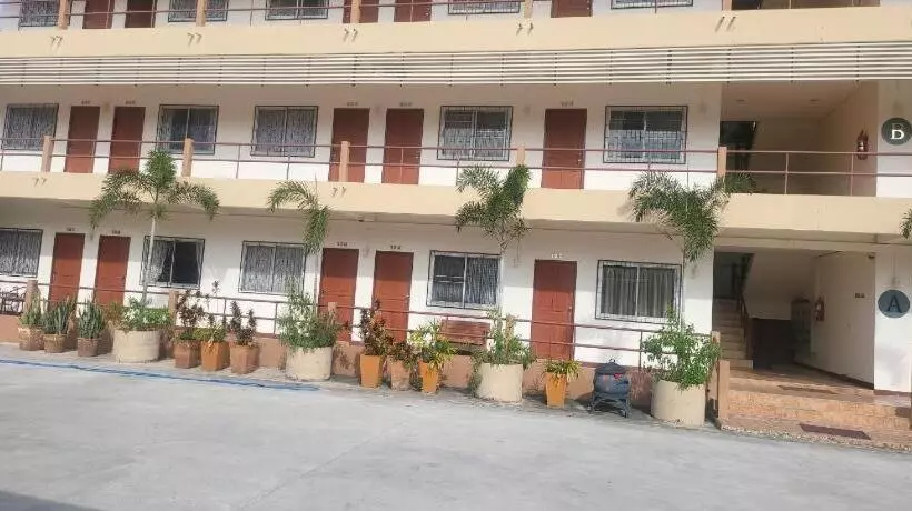 Ekaluk Place And Resort