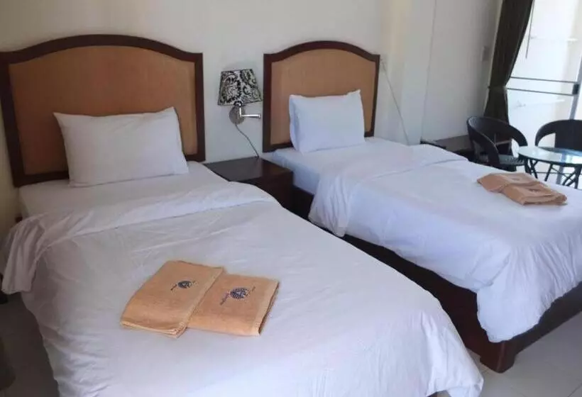 Ekaluk Place And Resort