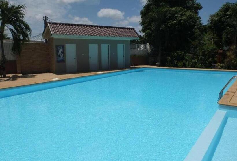 Ekaluk Place And Resort