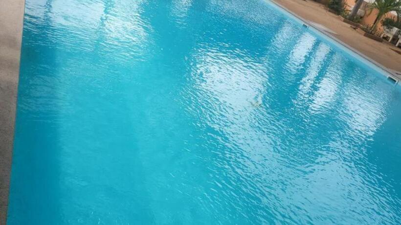 Ekaluk Place And Resort