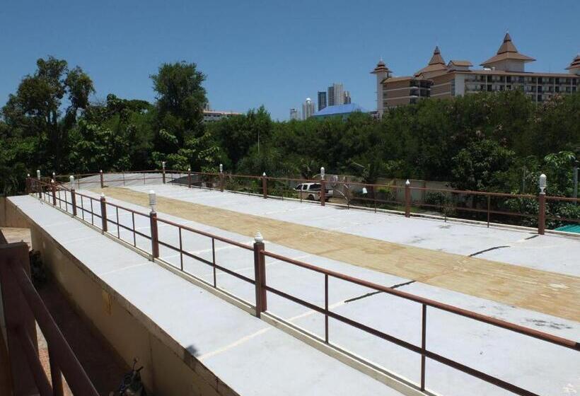 Ekaluk Place And Resort