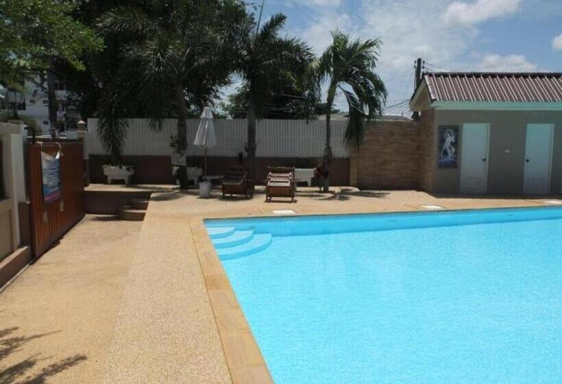 Ekaluk Place And Resort