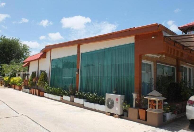 Ekaluk Place And Resort