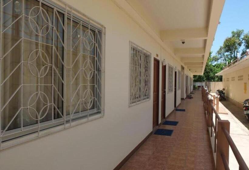 Ekaluk Place And Resort