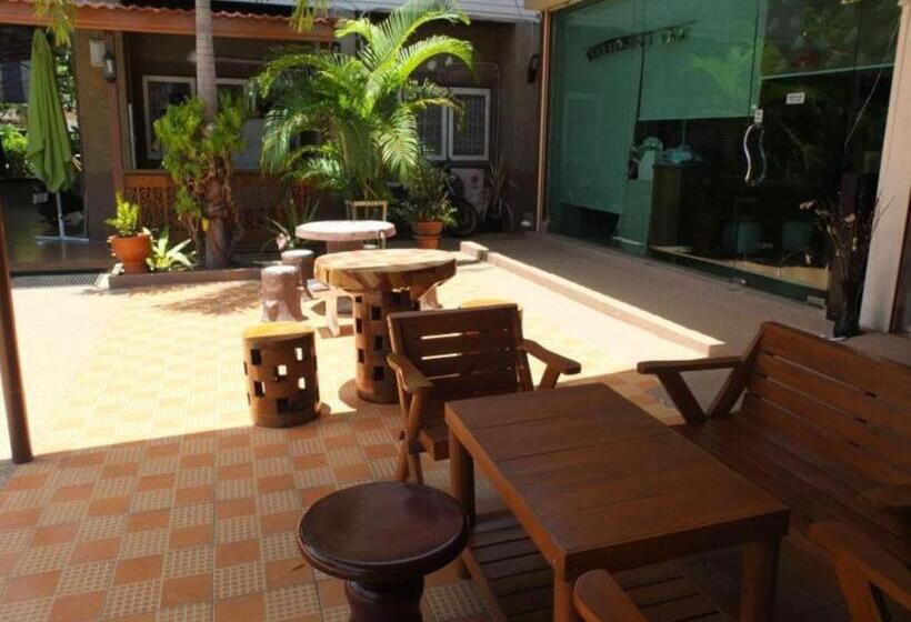 Ekaluk Place And Resort