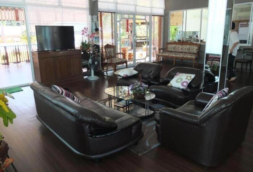 Ekaluk Place And Resort