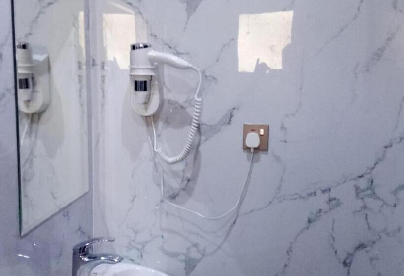 Szálloda اصيل الفاخره المخدومه