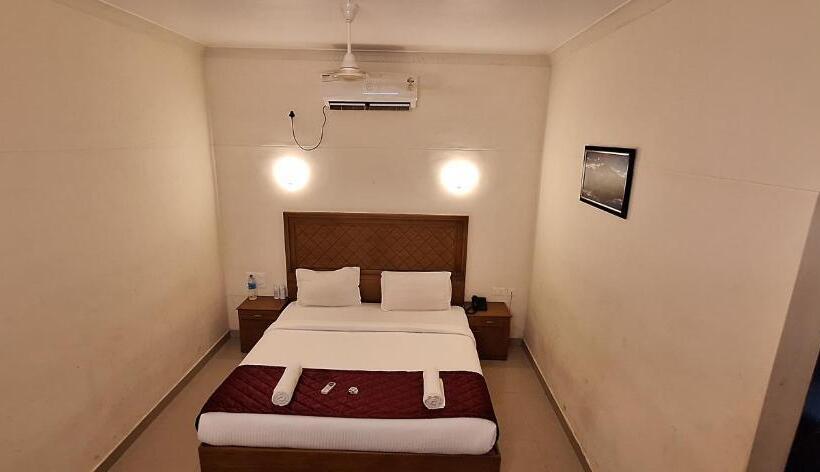Hotel Athirappilly Budget Villa