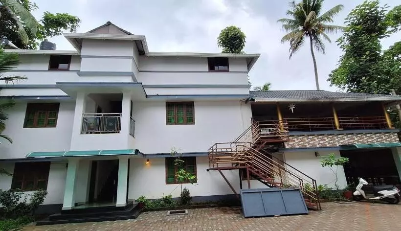Hotelli Athirappilly Budget Villa