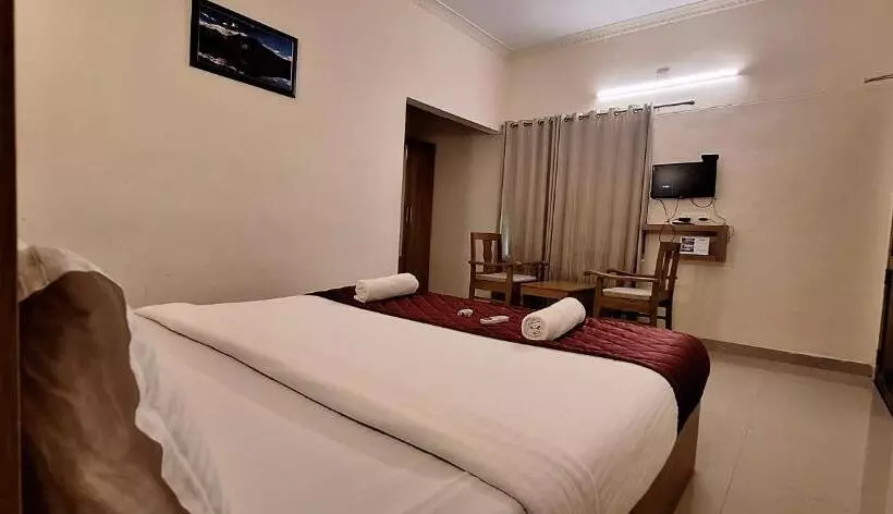 Hotelli Athirappilly Budget Villa