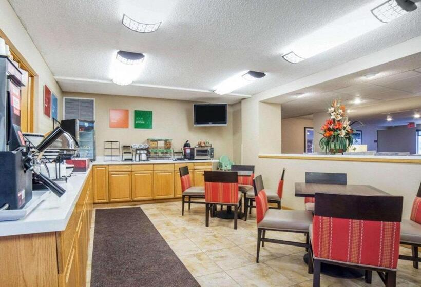 בית מלון כפרי Comfort Inn