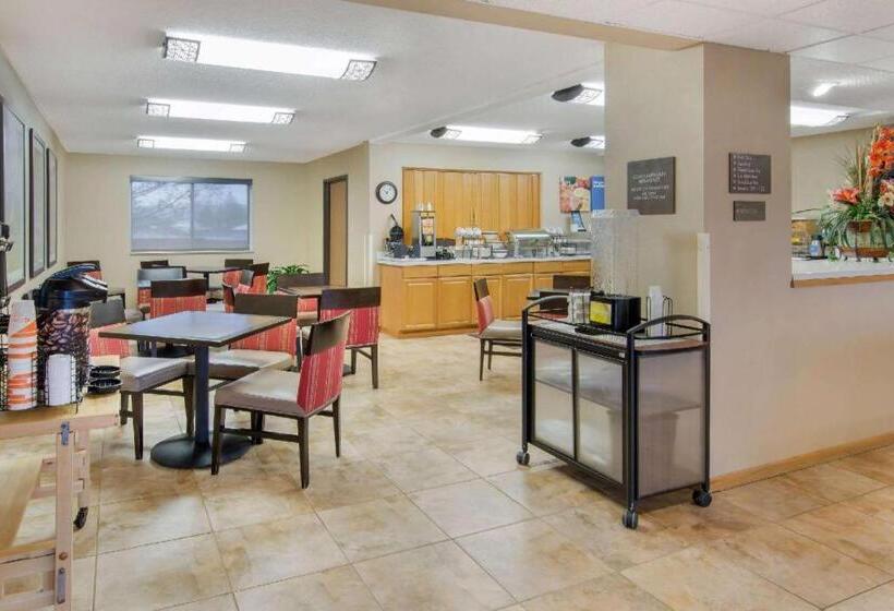 בית מלון כפרי Comfort Inn