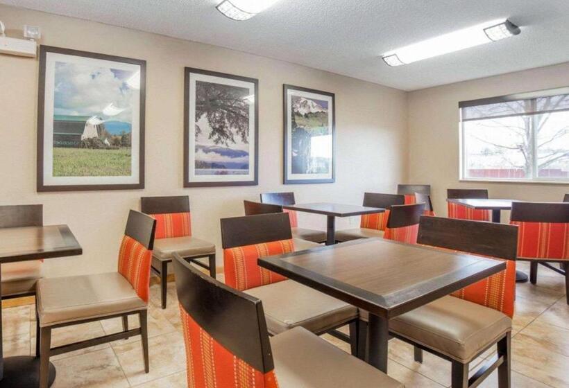 בית מלון כפרי Comfort Inn