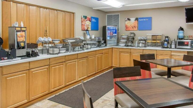 בית מלון כפרי Comfort Inn