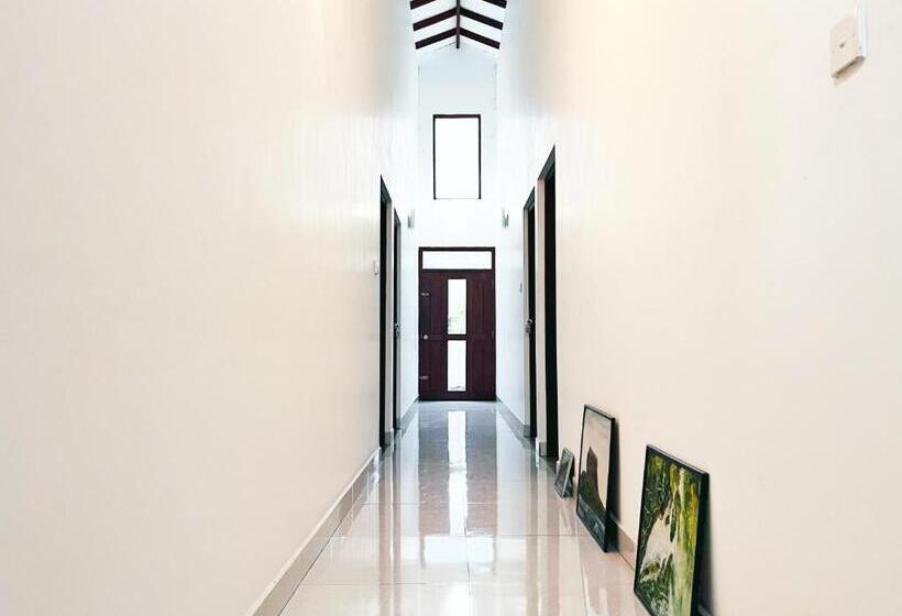 Hotel Hanthana Heights