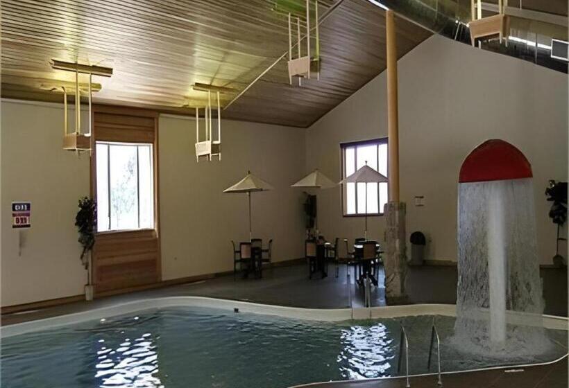 فندق Holiday Inn Express Munising Lakeview