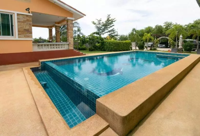 Hotelli Oyo 949 Sansuk Resort Paknampran