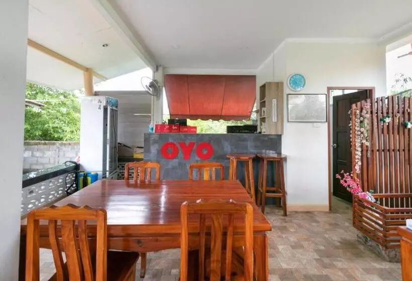 Hotelli Oyo 949 Sansuk Resort Paknampran