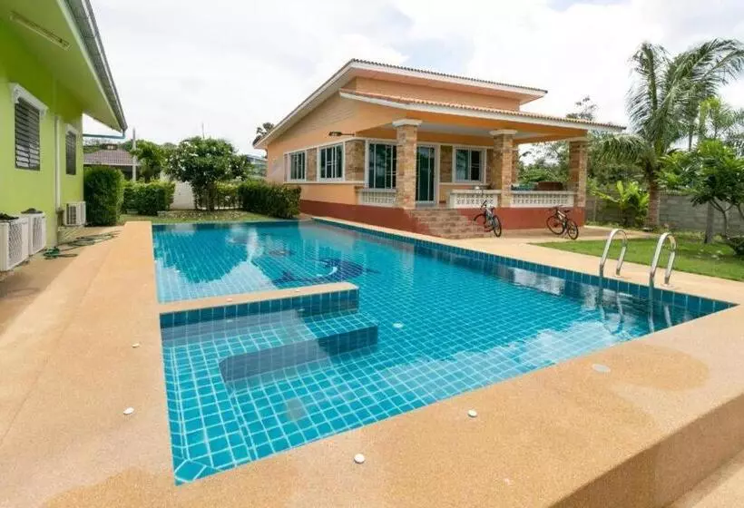 Hotelli Oyo 949 Sansuk Resort Paknampran