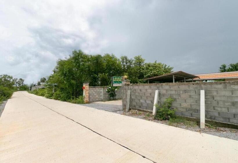 Szálloda Oyo 949 Sansuk Resort Paknampran