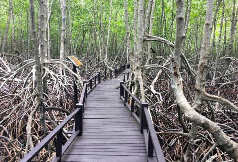 Szálloda Oyo 949 Sansuk Resort Paknampran