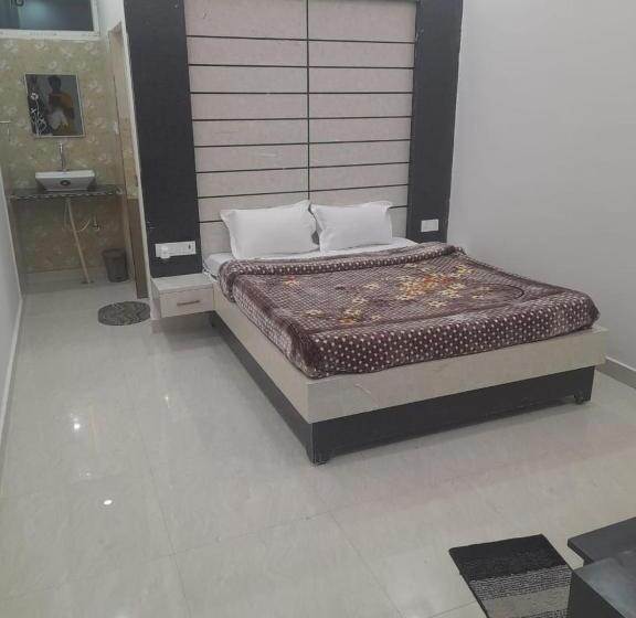 בית מלון כפרי Shyamal Resort