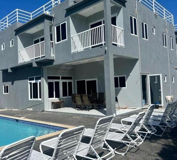 پانسیون Paradise Point Company Limited