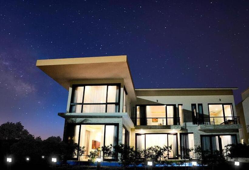 استراحتگاه Diamond Bay Golf And Villas