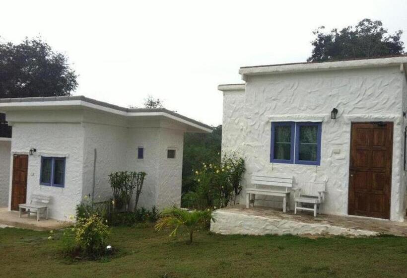 White Rock Resort Pakchong