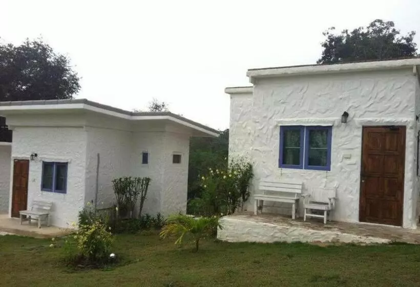 White Rock Resort Pakchong