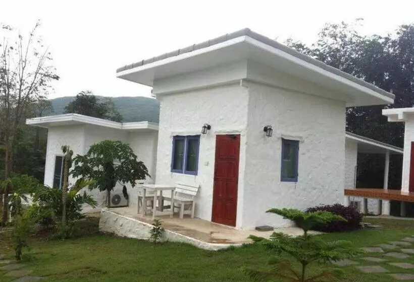 White Rock Resort Pakchong