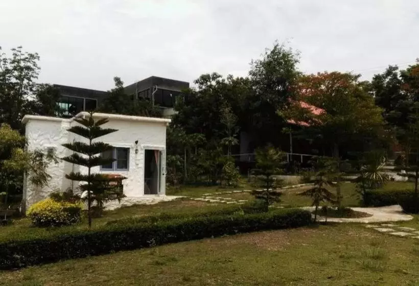 White Rock Resort Pakchong