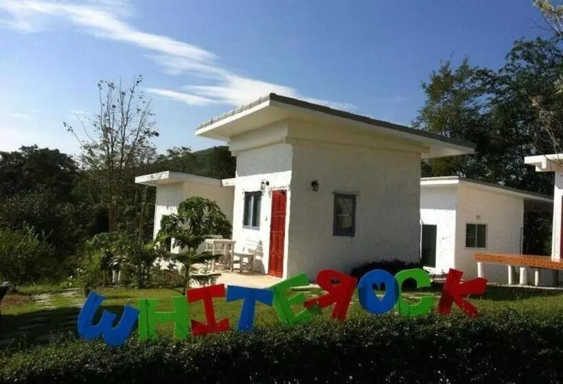 White Rock Resort Pakchong