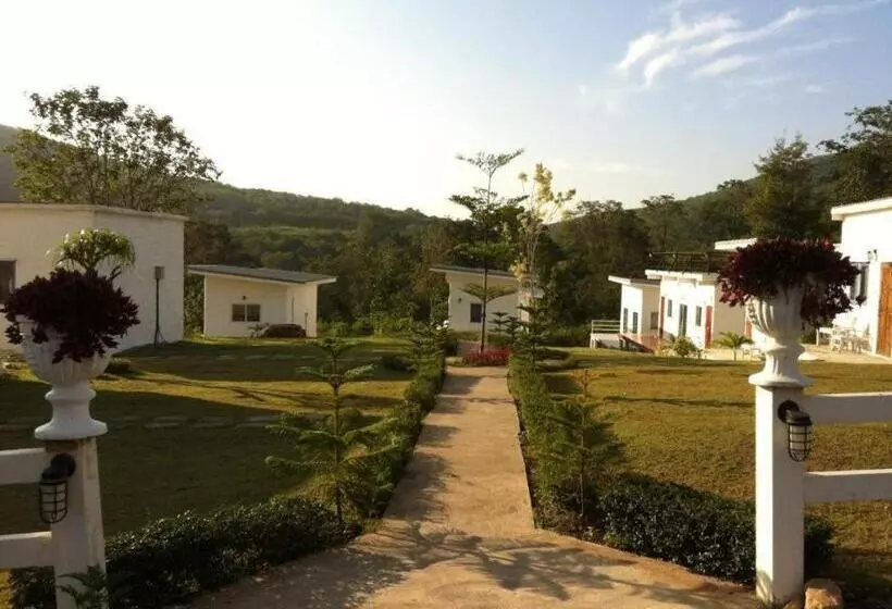 White Rock Resort Pakchong