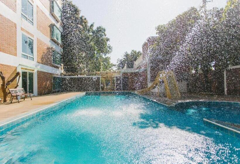 B2 Resort Boutique And Budget